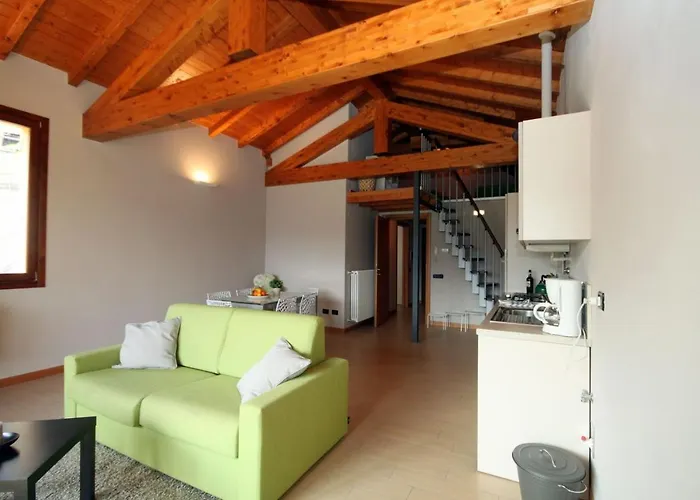 Oleandro Balcony 5 - By Lovecomo Tatil Evi Menaggio
